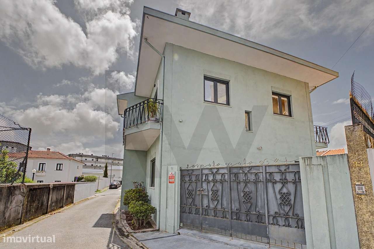 Moradia T3 Renovada com Jardim Privativo ao ISEP - Universidades (Hosp-33