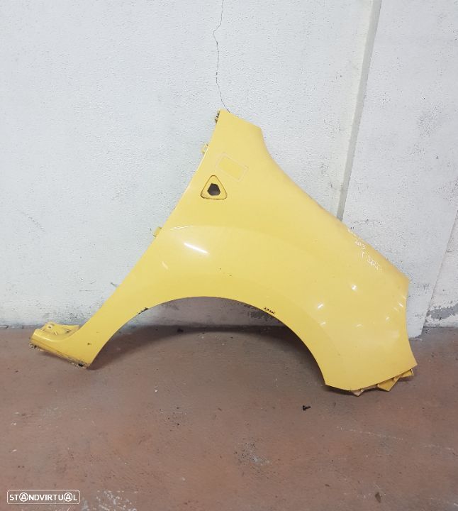 Peça - Guarda Lamas Direito Renault Kangoo 2012