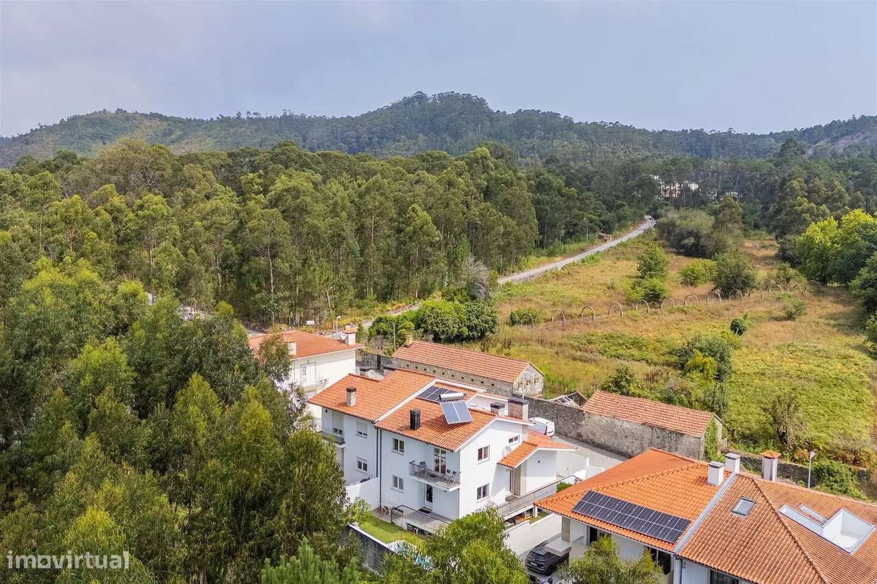 Moradia T4 com piscina nas Marinhas | Esposende-25
