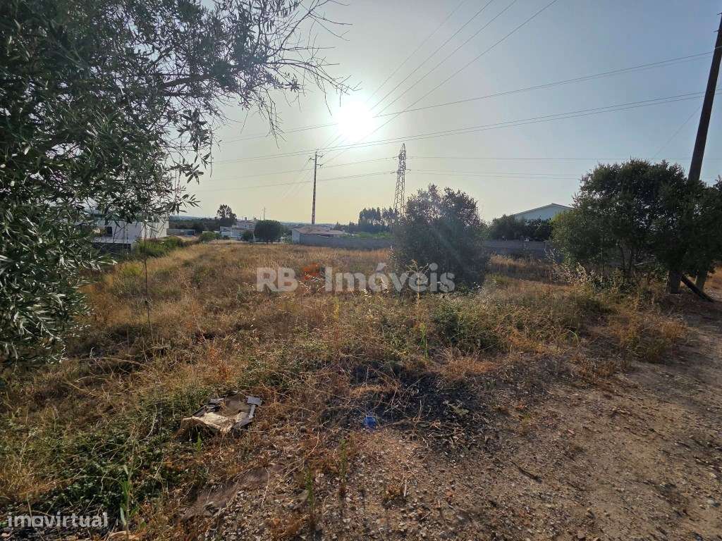 Terreno com 2.235 m² para construção de moradia na Atalaia-3
