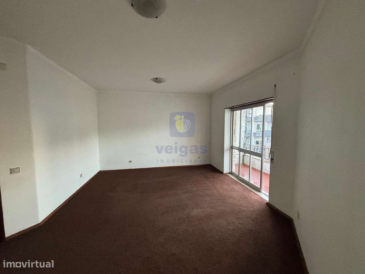 Apartamento T3, ao nível do segundo andar para venda no Centro da Cida - Grande imagem: 4/15