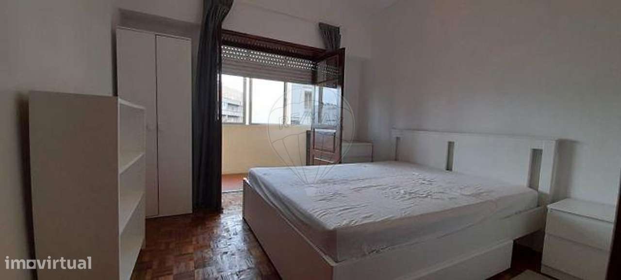 Apartamento T3 junto ao Arco da Porta Nova-6
