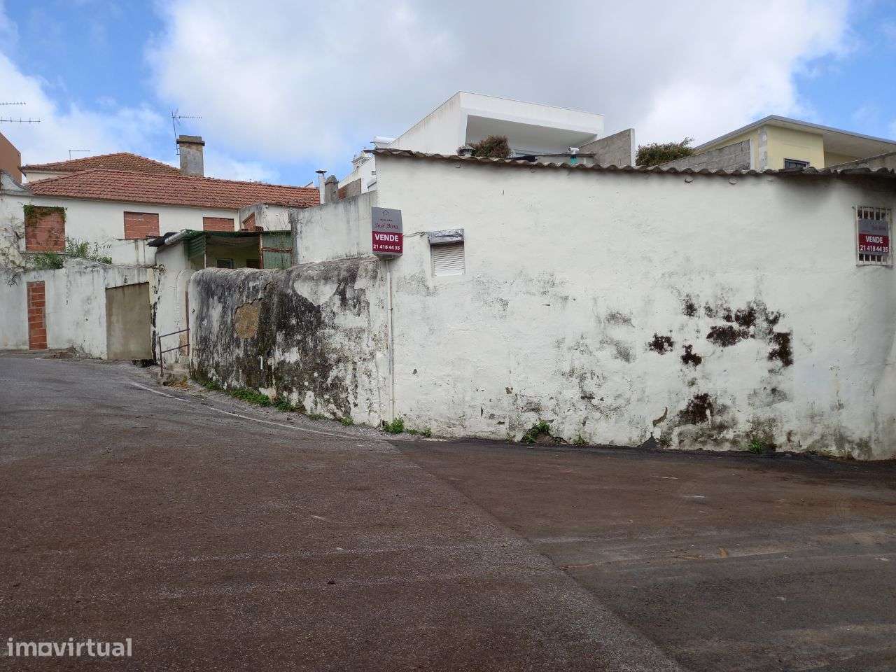 Prédio - Edifício de moradia T4, mais 3 Div. Susc. Utilz. Independente - Grande imagem: 3/15