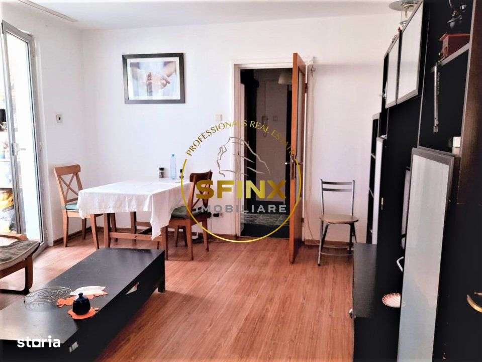 De vanzare - apartament 3 camere semidecomandate, luminos