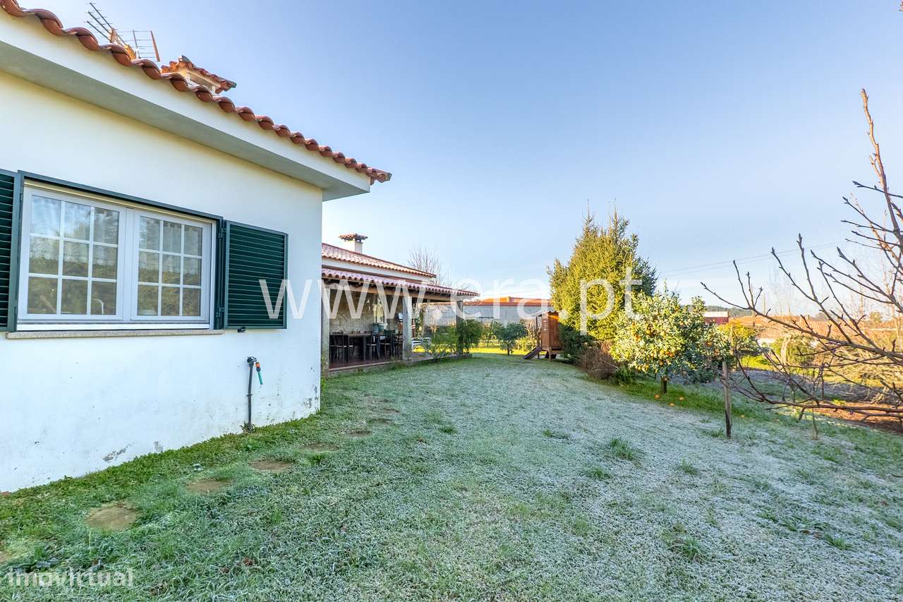 Moradia T3+1 em Formariz, Paredes de Coura - Grande imagem: 3/29