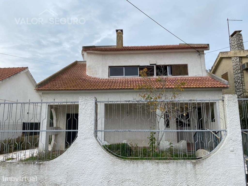 Moradia V6 em Charneca da Caparica-11
