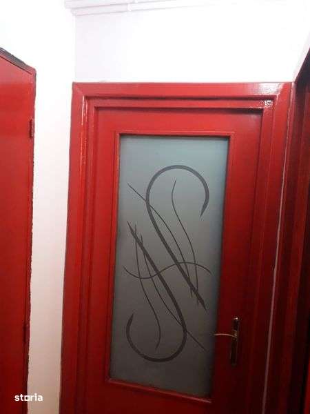 Vand apartament cu 2 camere etajul 1