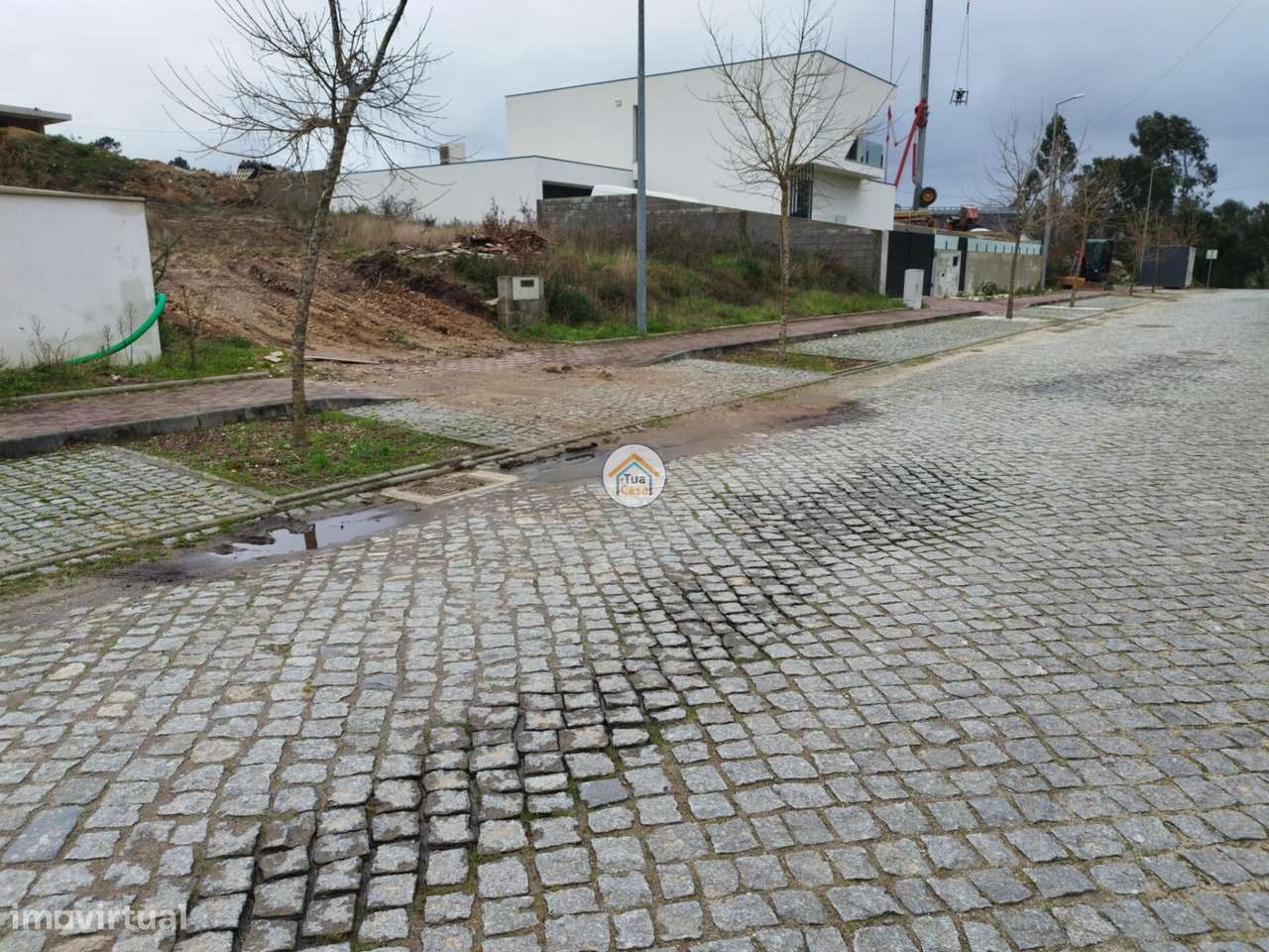 Terreno urbano em Tamel S. Veríssimo, área 637,20 m2, com alguma vista - Grande imagem: 4/11