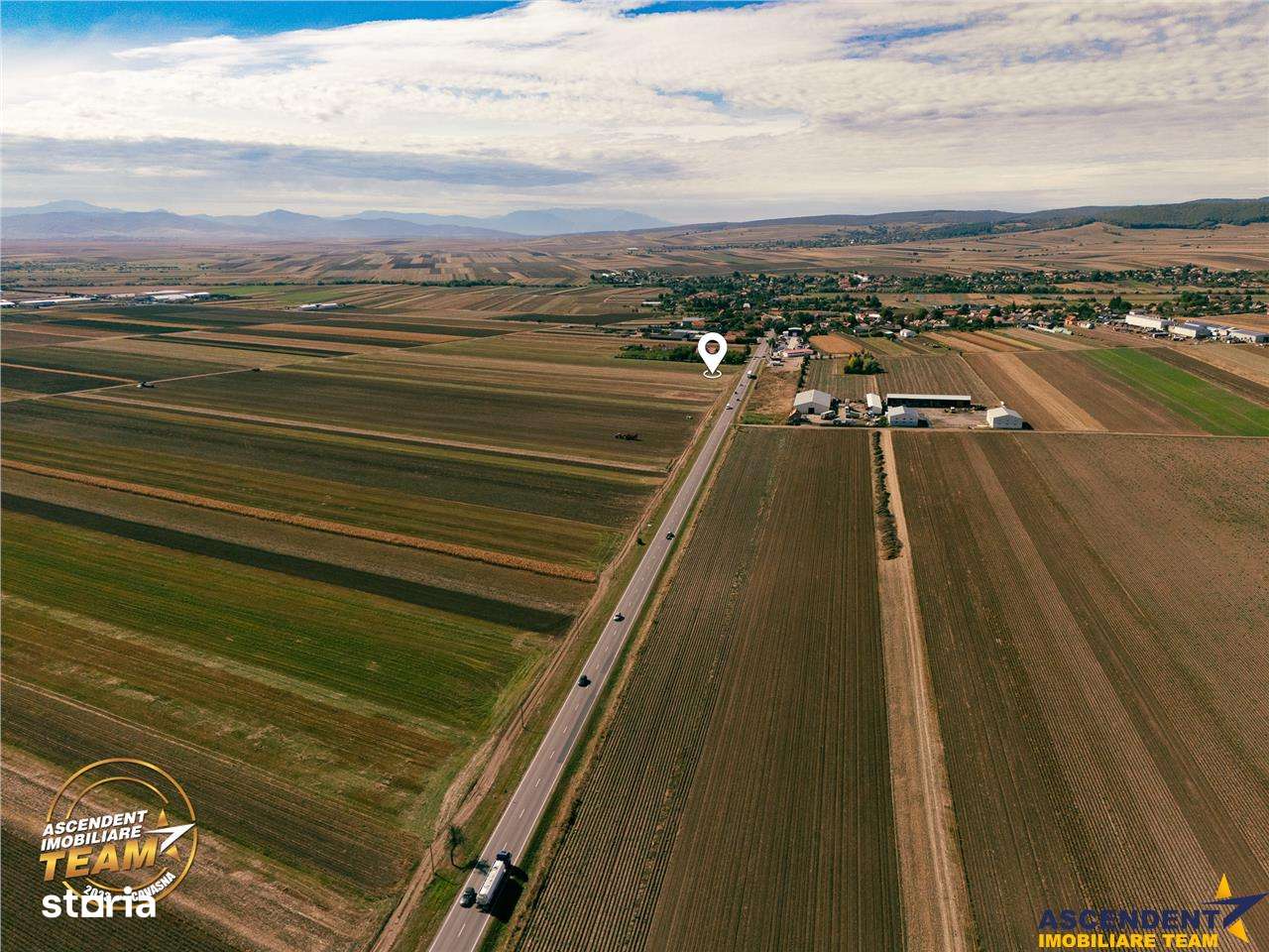 FILM! Teren intravilan 7.500 mp, deschidere dubla, DN11 (E574), Cernat - Imagine principală: 5/6