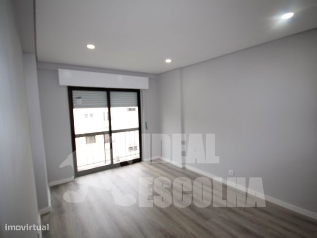 T3 AMORA 275 000€
TOTALMENTE RENOVADO.-18