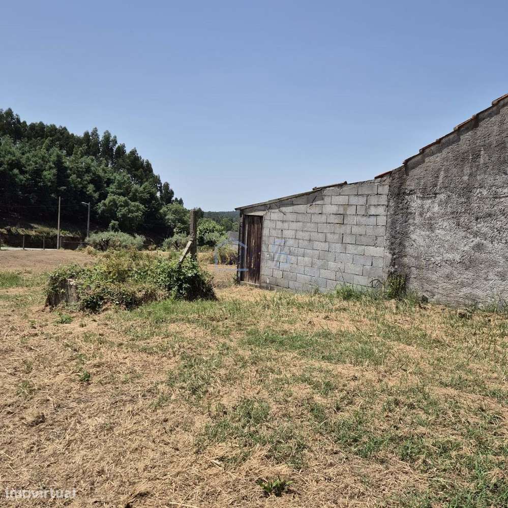 Terreno com viabilidade de construção no centro da vila – Ferreira do-5