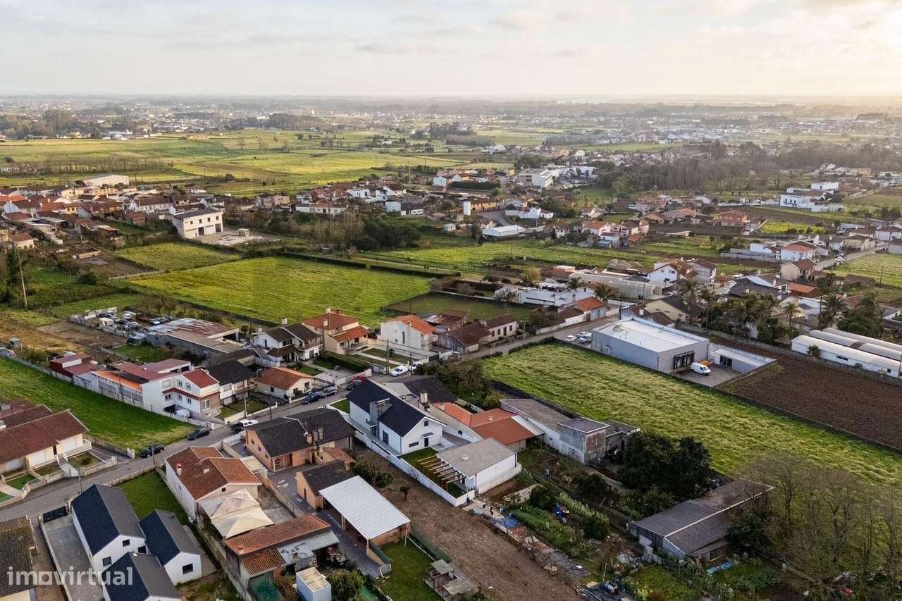 Moradia T3 Isolada em Ovar (S. João) - Grande imagem: 3/43