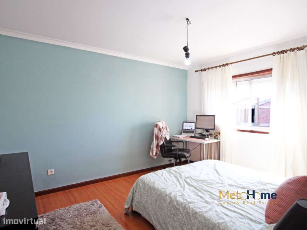 T2 com garagem Box e varanda voltado a Poente-22