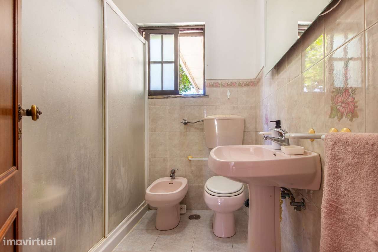 Moradia T2+1 isolada na Quinta do Conde-16