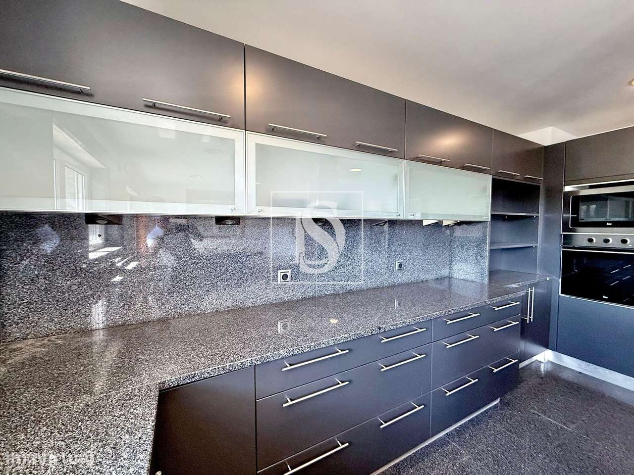 Moradia T4 de Luxo em Valongo com Jardim, Domótica e Acabamentos de Al-5