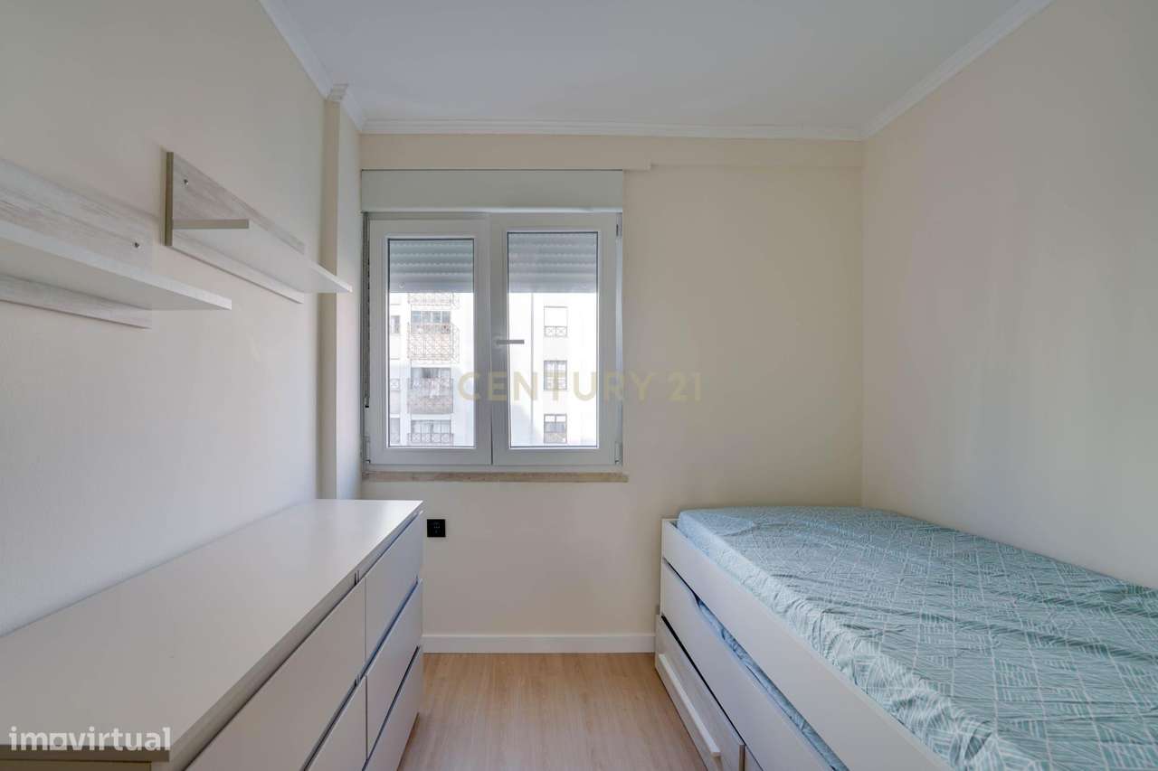 Apartamento T2 remodelado na Rinchoa-19