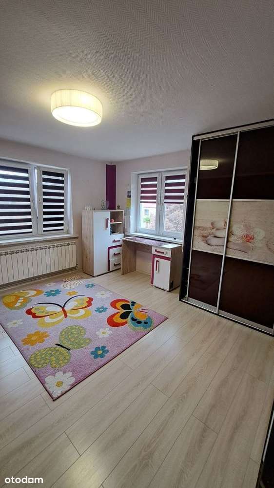 Do sprzedaży ładny, wolnostojący dom na dużej dzia-5