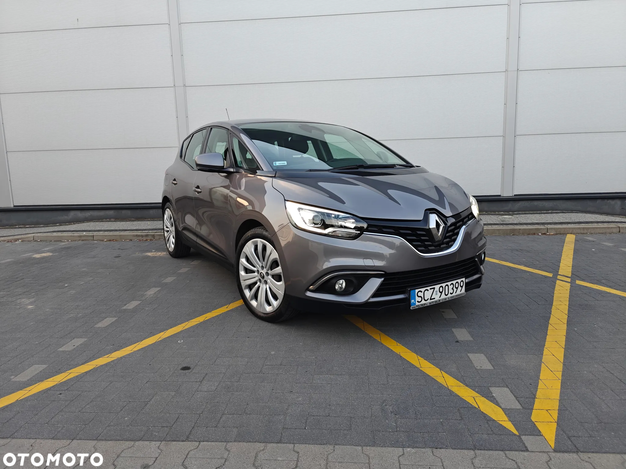 Renault Scenic 1.5 dCi Dynamique - 11