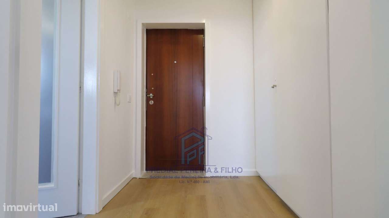 Apartamento T2 Remodelado - Rio Tinto | Centro - Junto ao Continente-1