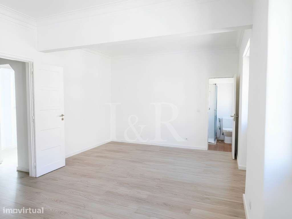 Apartamento T1 renovado com vista rio na Graça, Lisboa-6