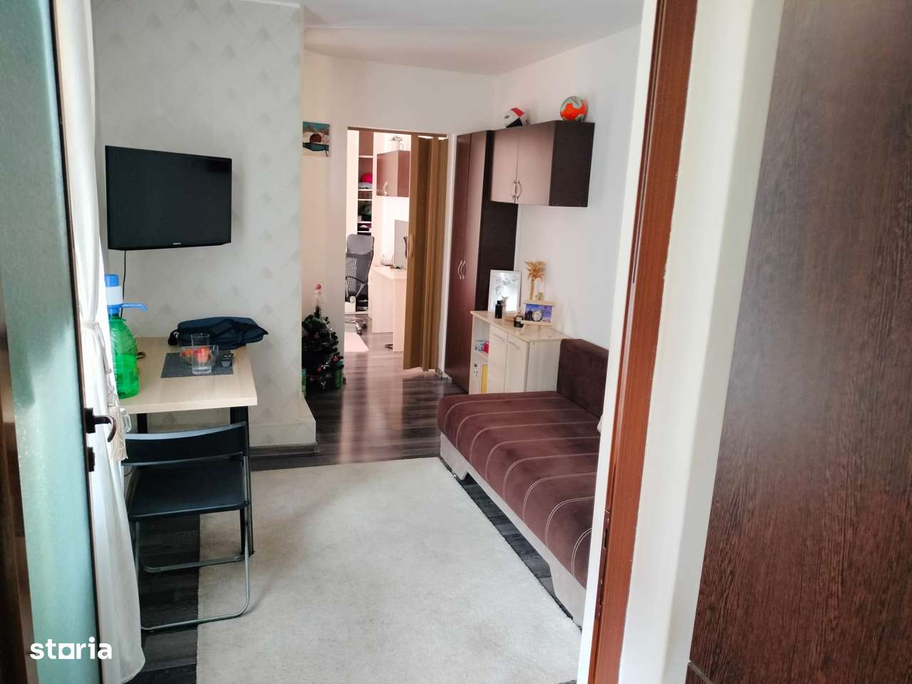 Vand casa, zona  Piata Victoriei-Buzesti-12