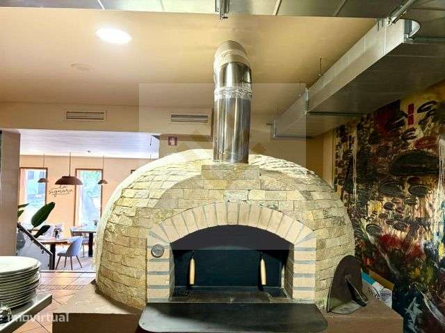 Trespasse / Arrendamento de Restaurante Moderno com Forno a Lenha em S-30