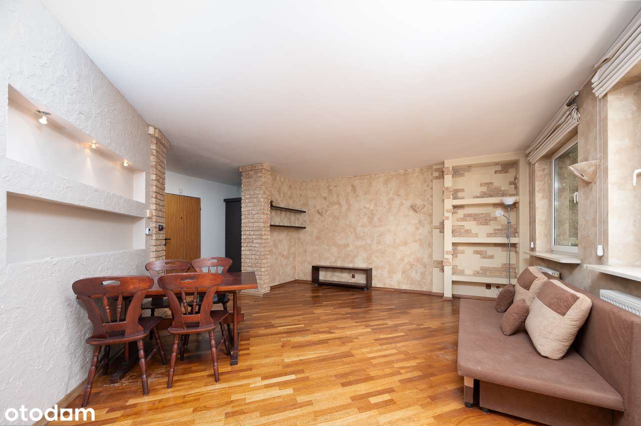 Przestronne mieszkanie przy ul. Reduta | Do własnej aranżacji-4