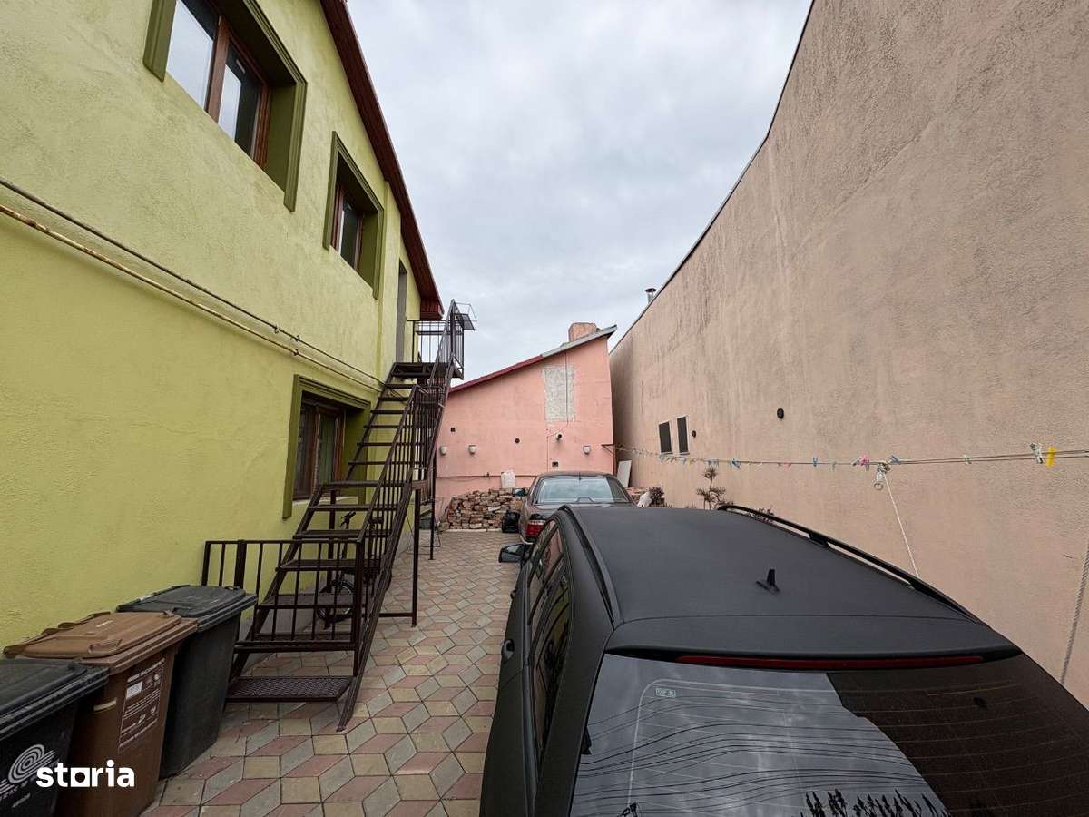 Casă de vânzare/Spațiu comercial pe colț ( str cocorilor ) - Imagine principală: 4/6