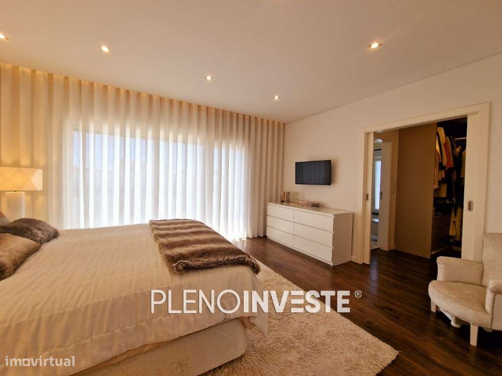 Moradia Isolada V3+2 com piscina na Quinta de Valadares-20