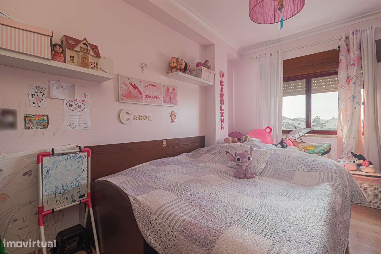 Apartamento T2 com elevador e varanda vista serra Sintra, em Rio Mouro-7