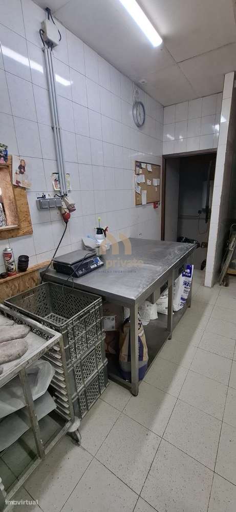 Loja com arrecadação em Vizela-11
