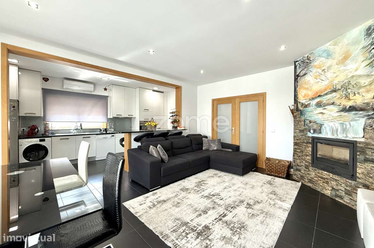 Andar moradia T3 em Arnoso (Santa Eulália) com garagem - Grande imagem: 1/32