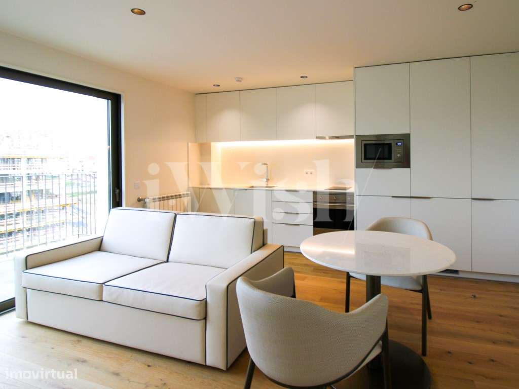 Apartamento com 1 quarto e 2 varandas, mobilado e equipado, próximo... - Grande imagem: 2/22