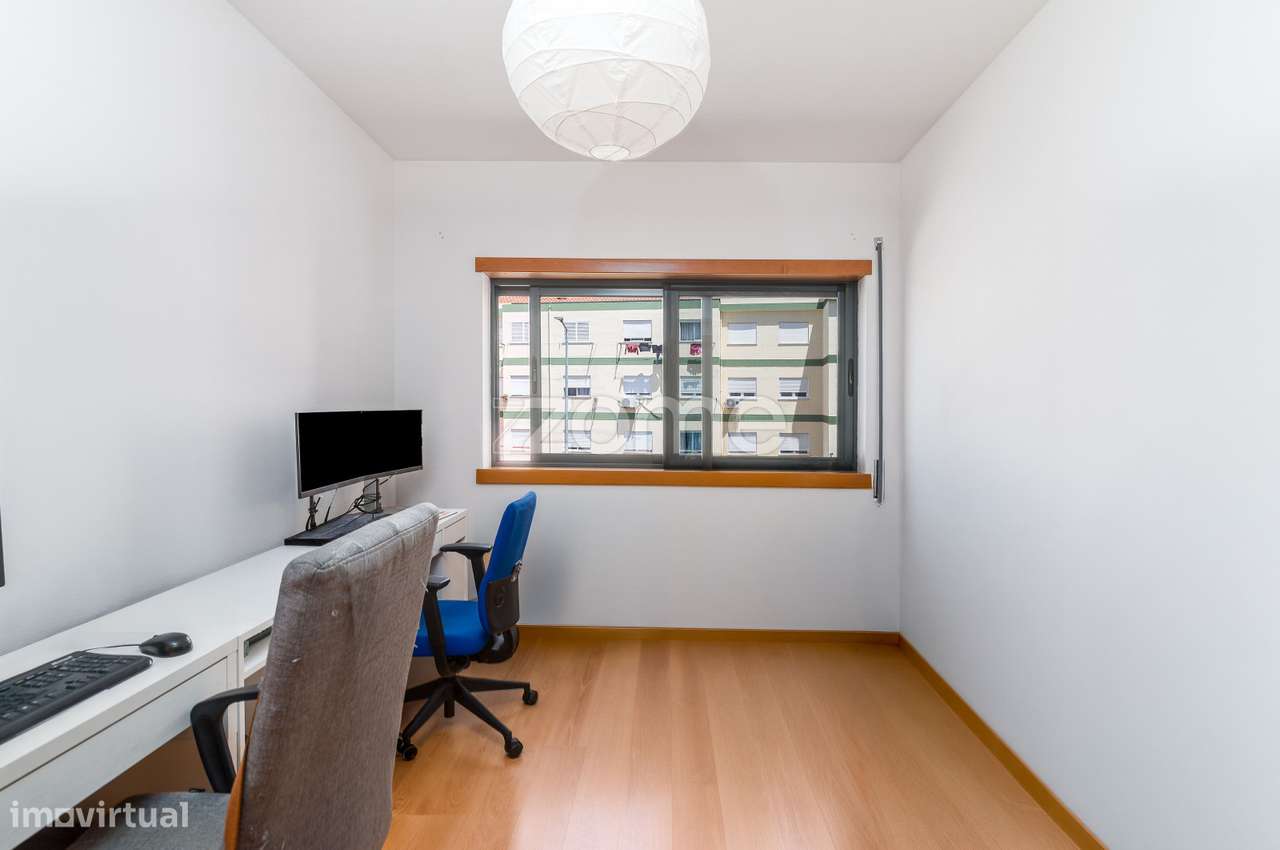 Apartamento T3 em Paio Pires-23