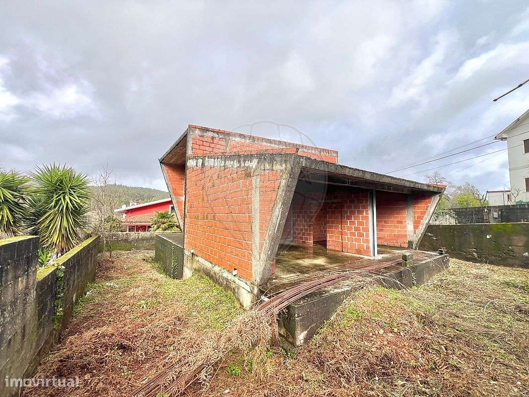 Moradia T4 para venda-3