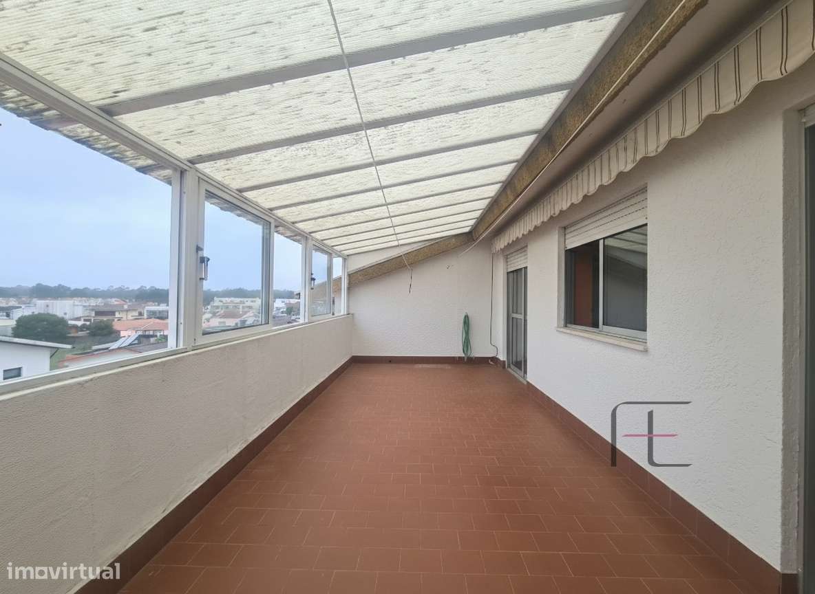 T2 em Ovar com Terraço e Elevado Potencial de Rendimento-7