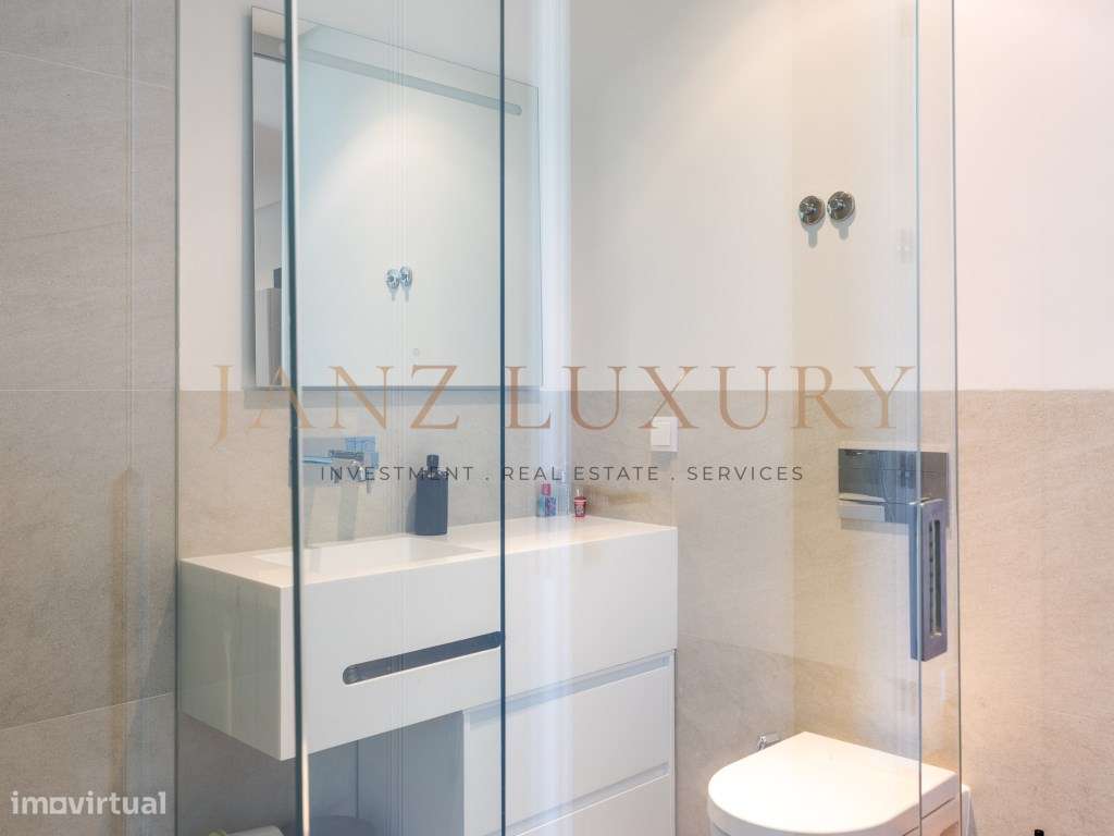 Moradia T4 Contemporânea com Vista Mar Total e Rooftop | Paço de Arcos-28