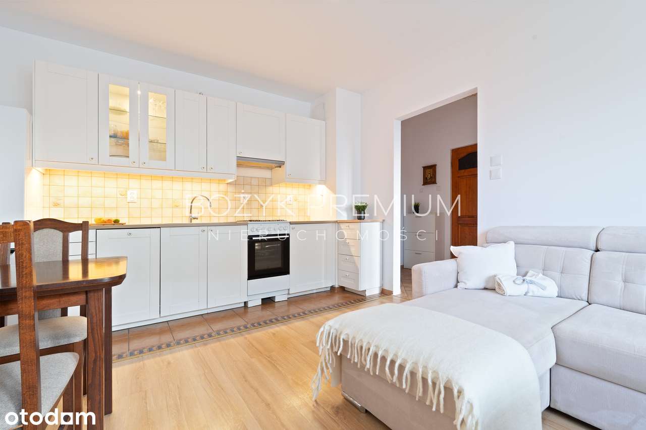 2-pokojowe mieszkanie z klasycznymi meblami | 42,5m2 | Ursus Skorosze - Pełny obrazek: 1/11