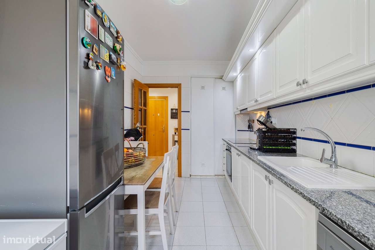 SANTA MARTA DO PINHAL - T2 com Garagem e Arrecadação!-13