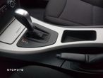 BMW Seria 3 320i Touring Edition Exclusive - 29