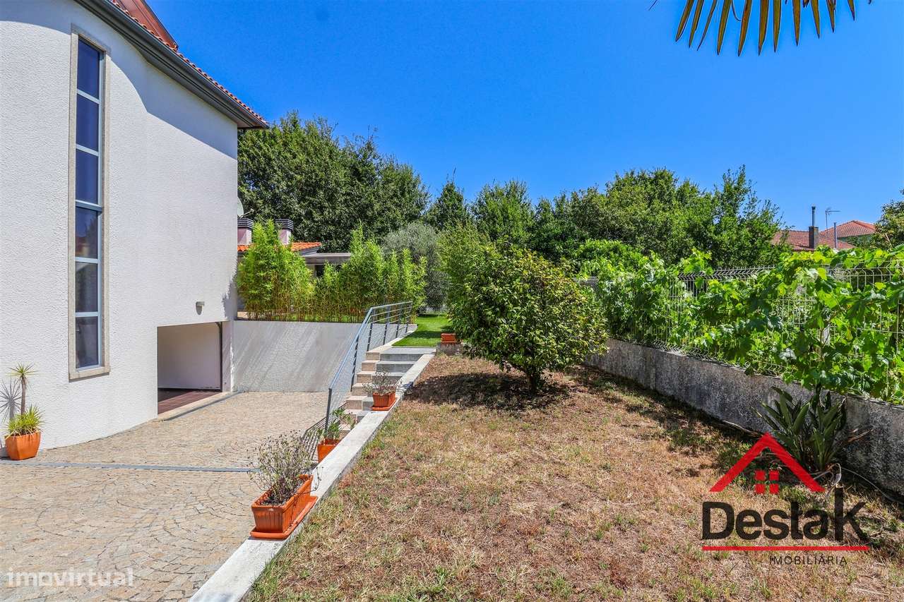 Moradia V4 de Excelência com Jardim em Viseu - Grande imagem: 2/37