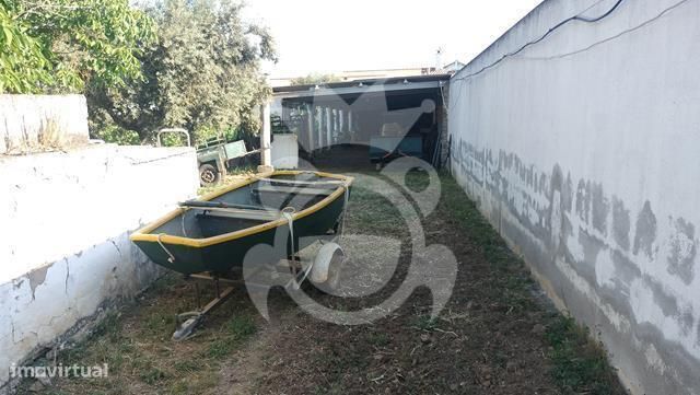 Moradia com grande quintal  - Lote 1960 m2-20