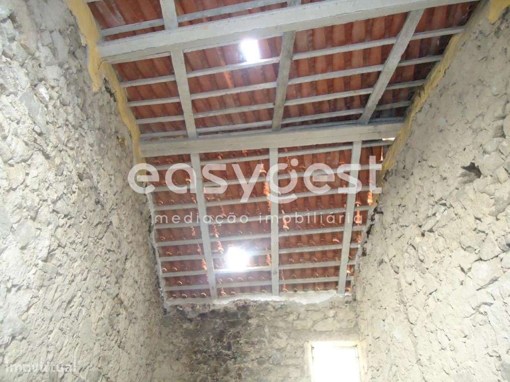 Moradia Tipologia T2 Unifamiliar inserida na vila de Alcains - Grande imagem: 4/27