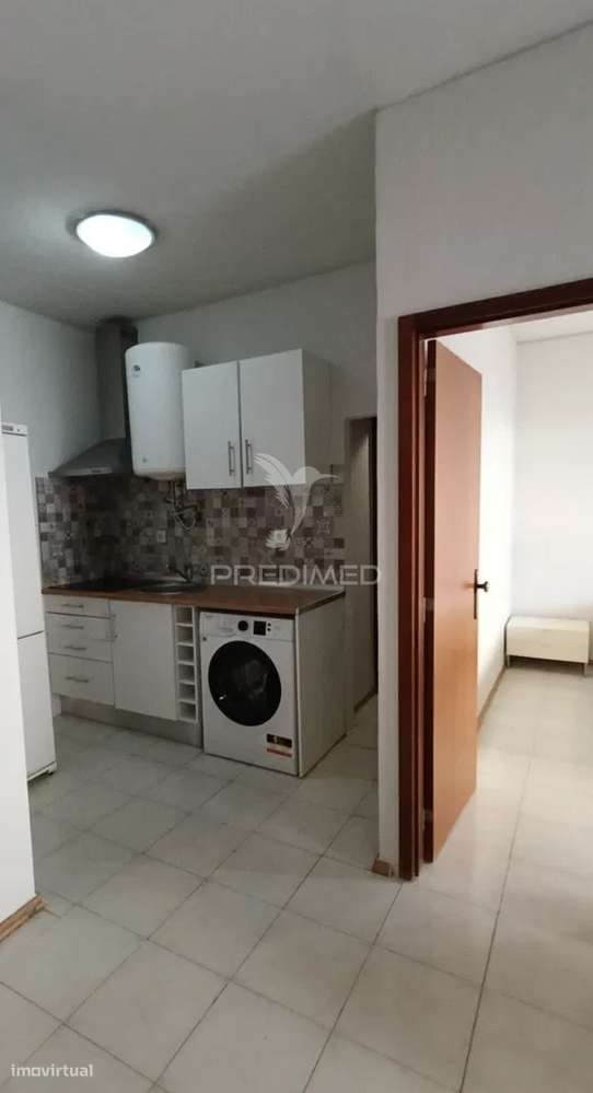 Apartamento T1 com Varanda Fechada junto ao Bonfim – Setúbal-7