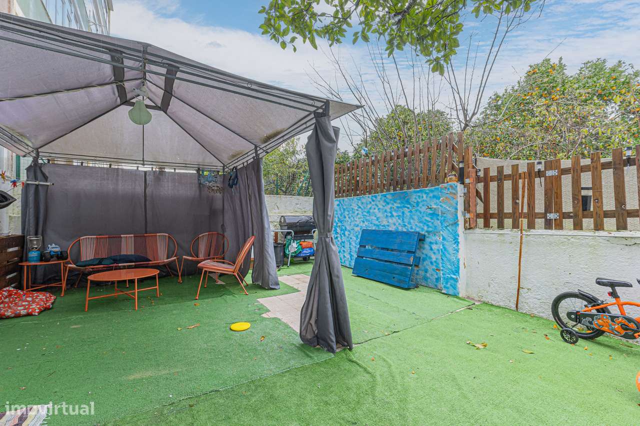 Apartamento T2 em RC com Quintal no Seixal-25
