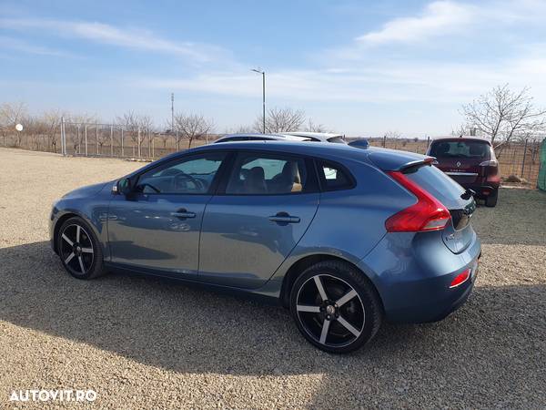 Volvo V40 D2 - 4