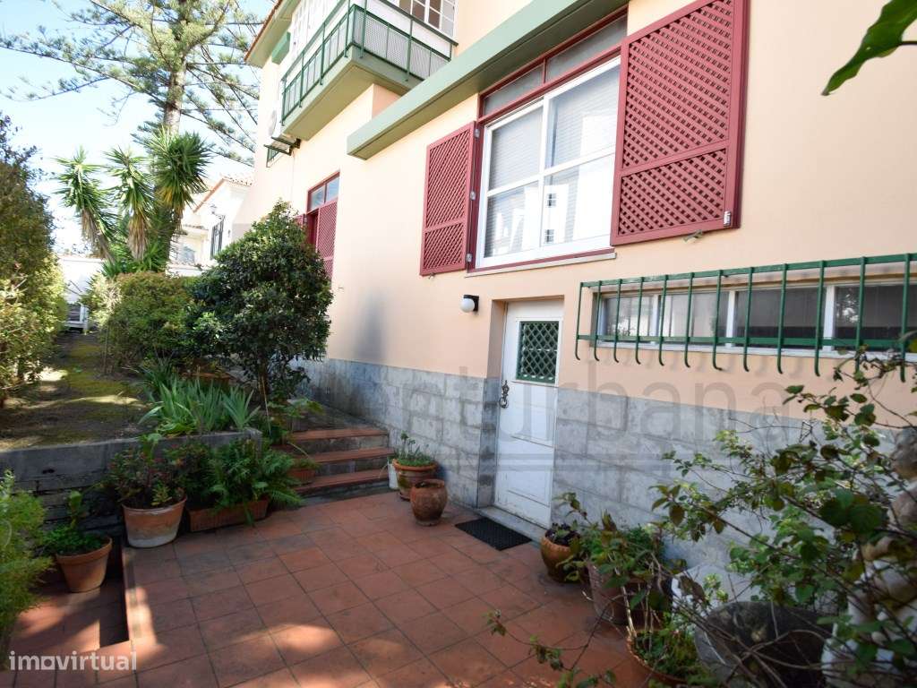 MORADIA INDEPENDENTE NO ESTORIL COM VISTA MAR-57