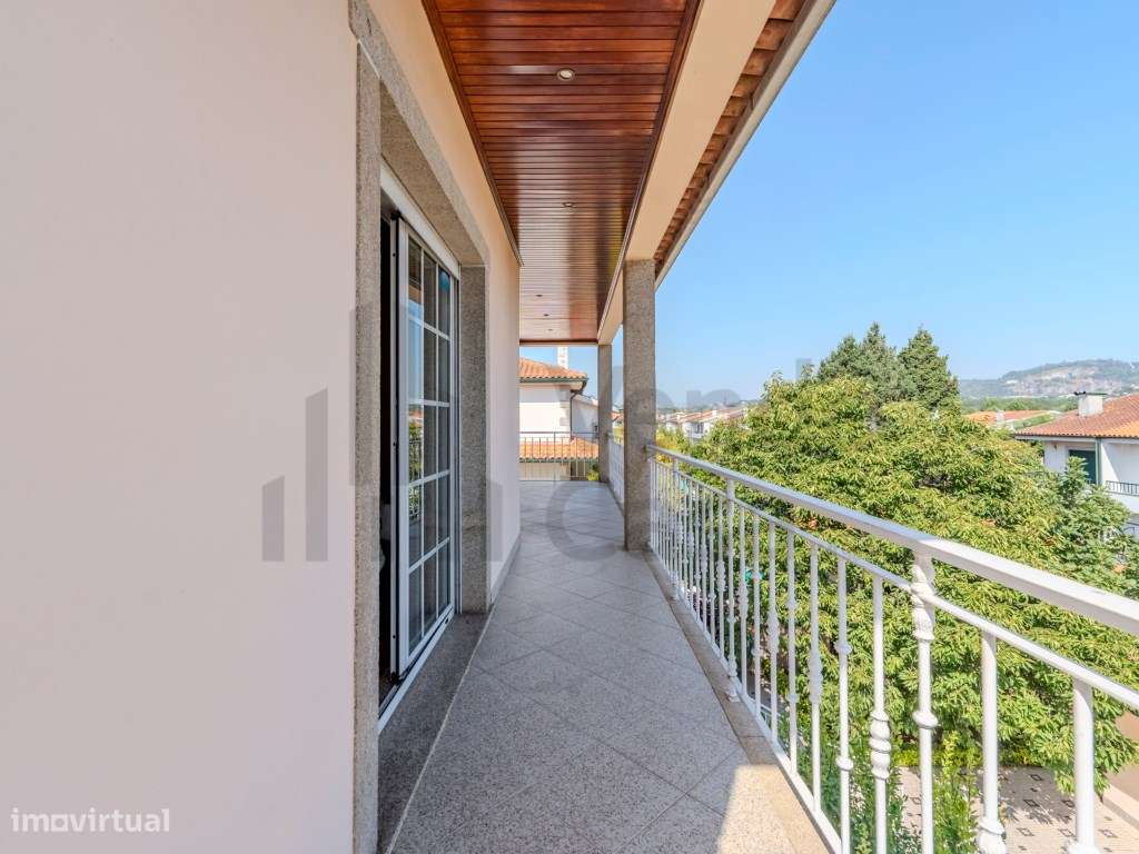 Vende-se Moradia Individual - Braga - Frossos-39