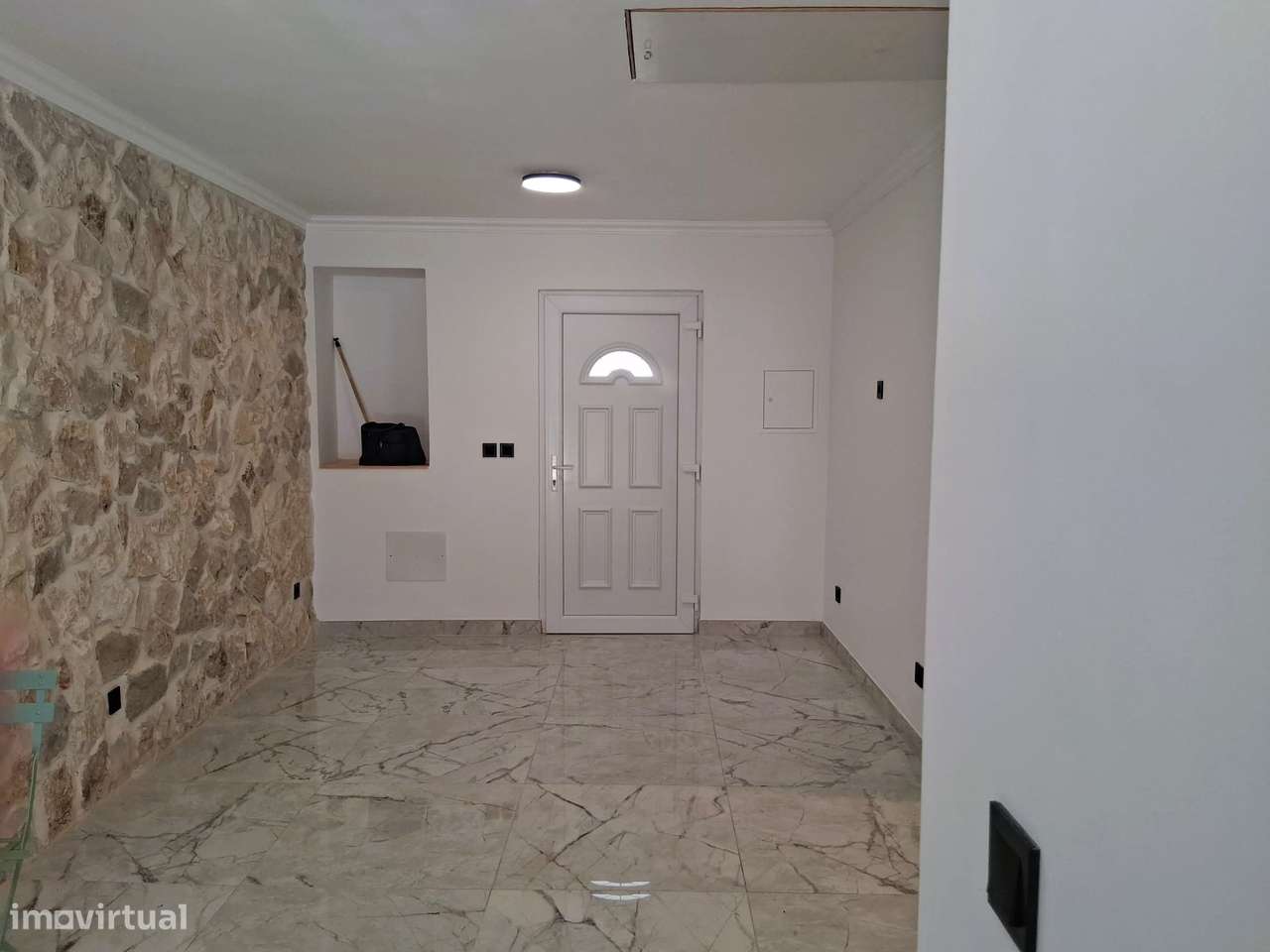 Moradia T2 em remodelação-16