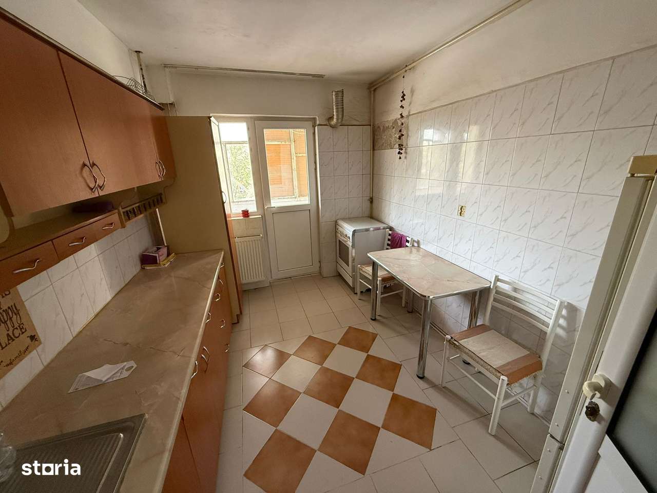 Republicii zona Mega Image 2 camere etaj 3 din 4 - Imagine principală: 4/10